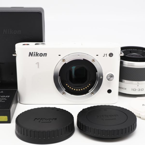 売れ筋がひ贈り物！ Nikon □3625ショット□ 1 □ほぼ新品□ ホワイト