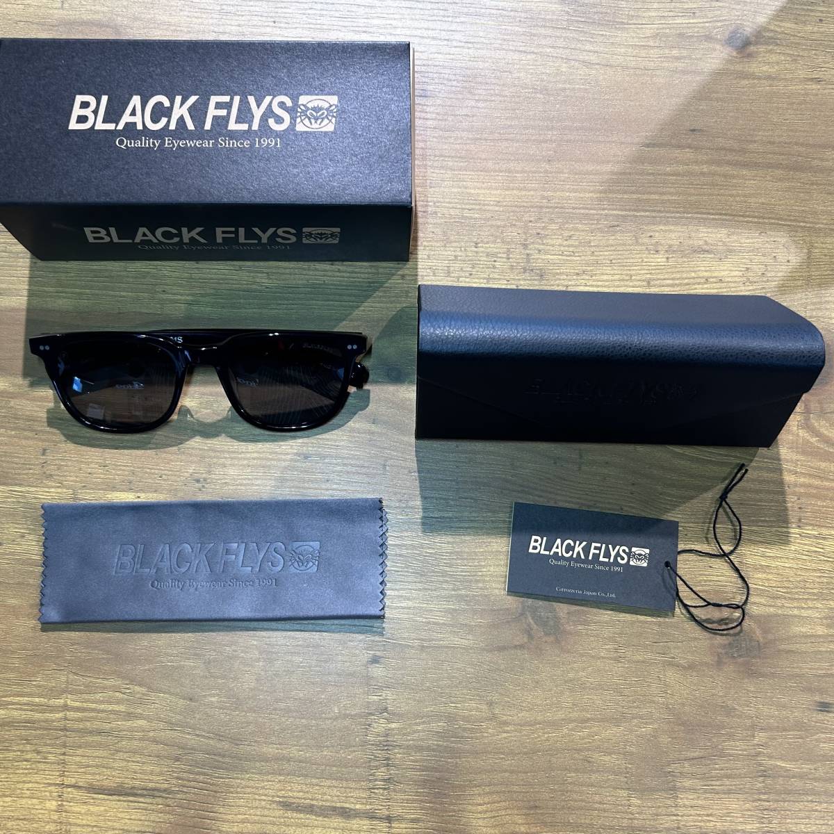 買い保障できる 新品未使用 BLACK FLYS FLY STACY ブラック-シルバー×グレー 調光レンズ　ブラックフライ　サングラス　ステーシー　BF-14506-01 サマー セル、プラスチックフレーム