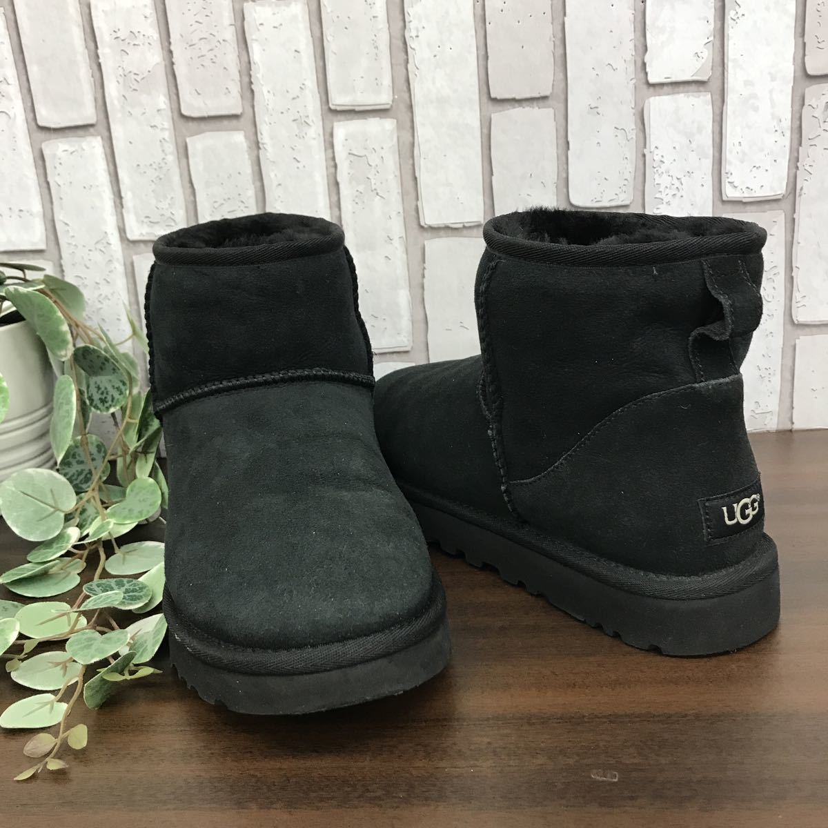 セール 登場から人気沸騰】 【8881-2】アグ UGG クラシックミニ