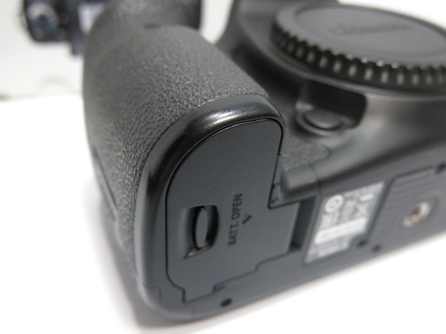 【 中古カメラ 】Canon EOS 7D MarkII EF-S18-55mm IS レンズセット キヤノン [管CN800]_画像9