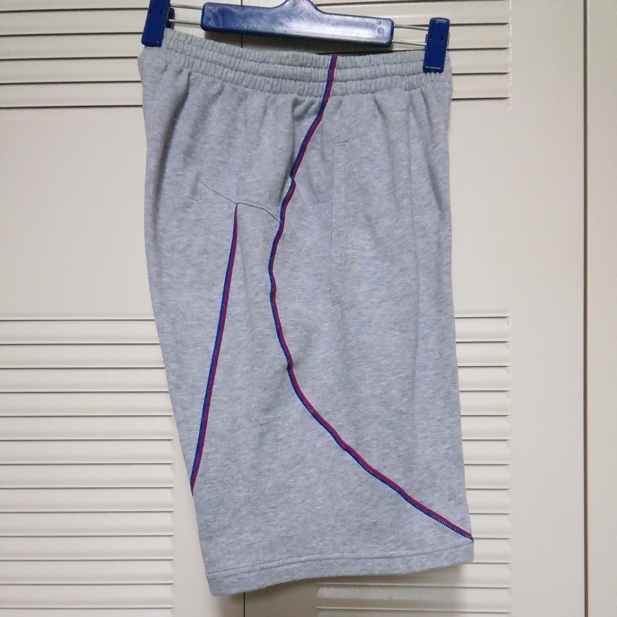 *[ б/у одежда ]DESCENTE( Descente ) шорты ( тренировочный, укороченные брюки ) M размер талия 75~81 серый серия 