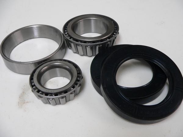 TD made bearing & oil seal set 1/2 stand amount 25580+LM67048 (15123 attached )225255UC