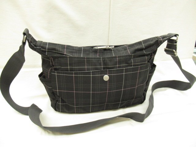 EASTBOY East Boy beautiful goods check pattern nylon diagonal .. shoulder bag black * courier service S*N0347