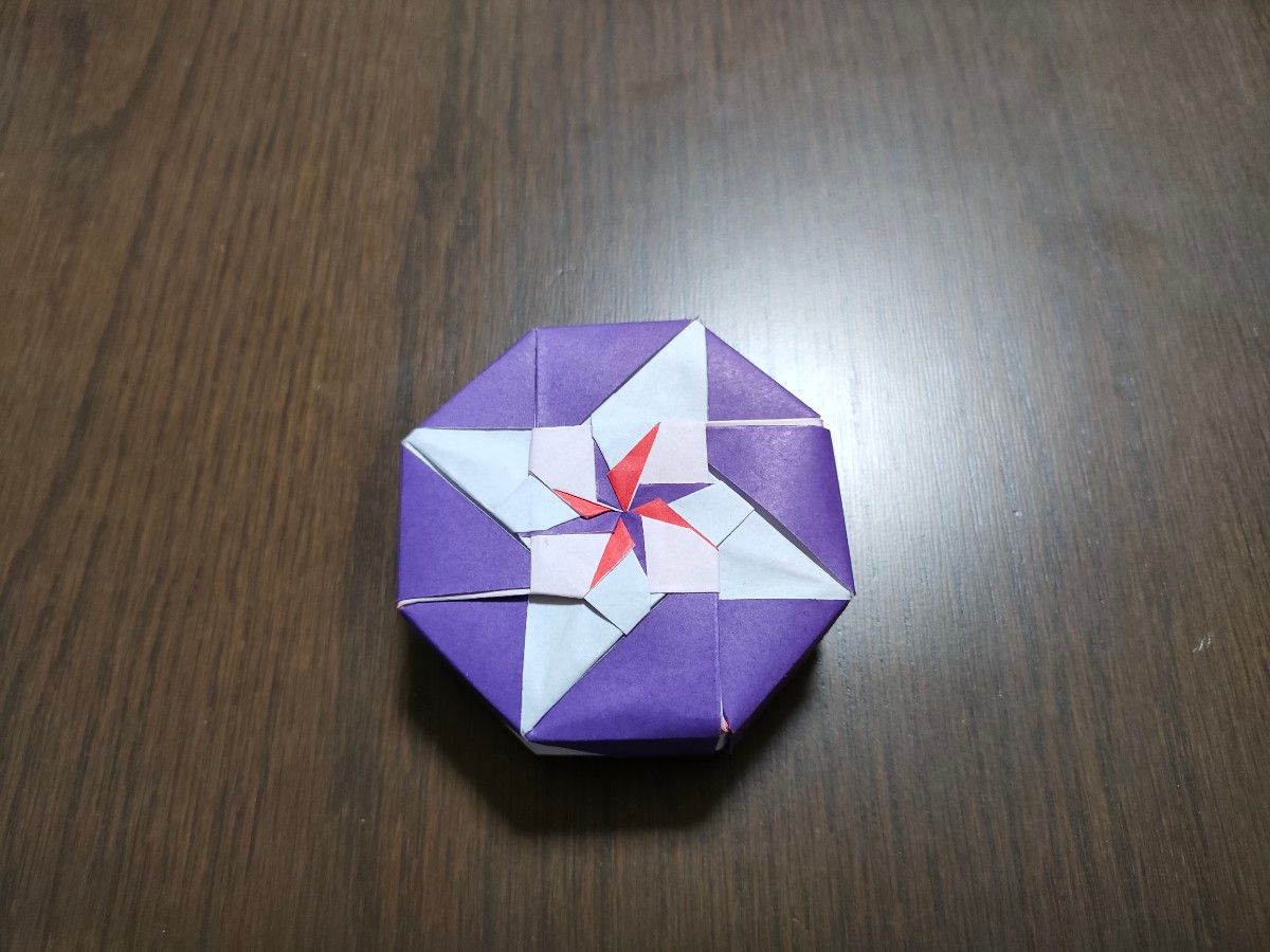 〈33〉折り紙の八角箱