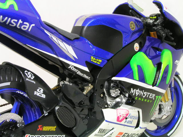 ○ 1/12 ヤマハ 〓 YZR-M1 / バレンティーノ・ロッシ 2015 ○ 1/12 ヤマハ 〓 YZR-M1 / バレンティーノ・ロッシ 2015