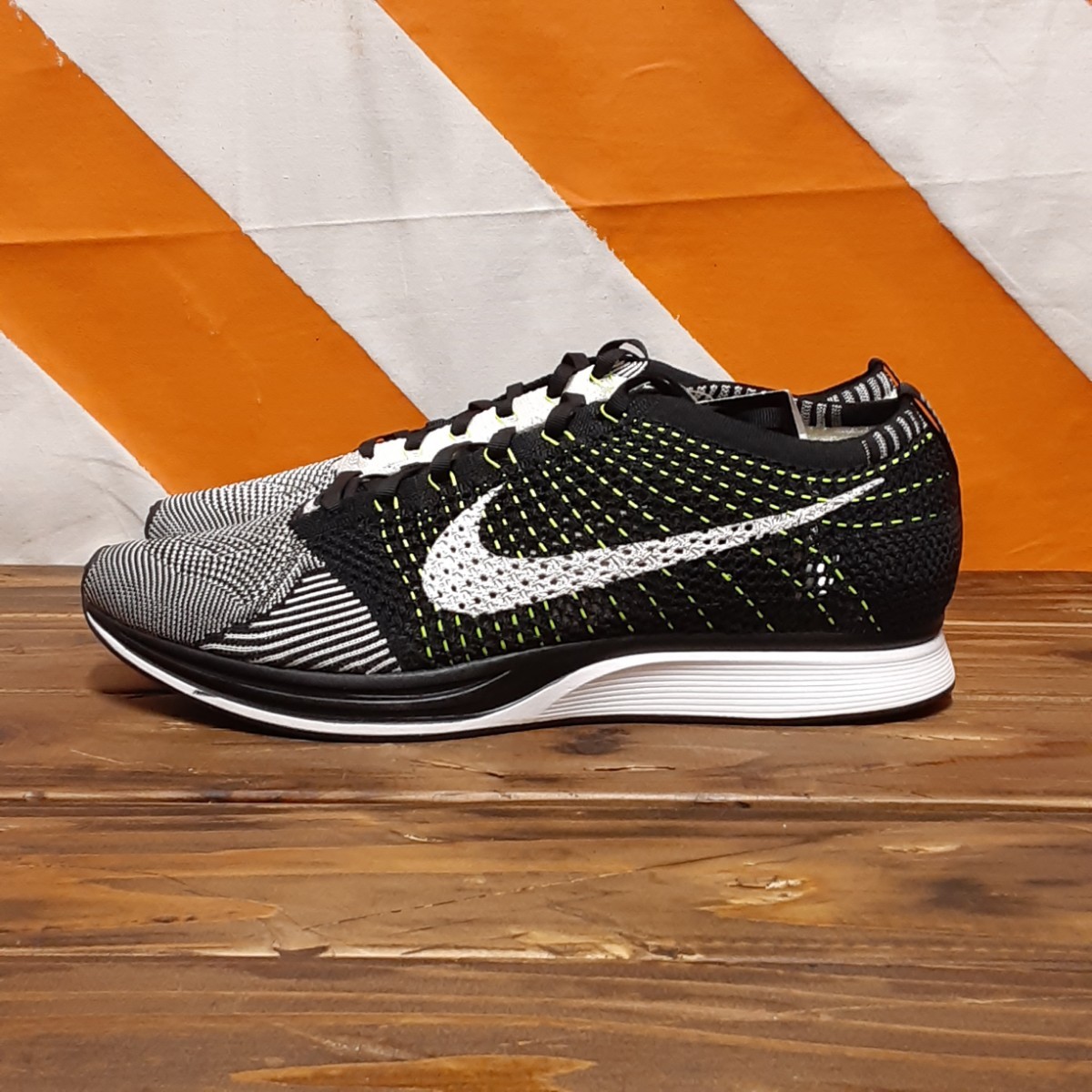 29.5cm NIKE FLYKNIT WHITE BLACK 526628-011 ナイキ フライニット レーサー ホワイト の商品情報をアーカイブ公開 -