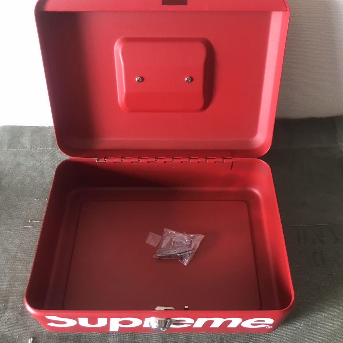 美品 Supreme lock box ツールボックス 金庫_画像5