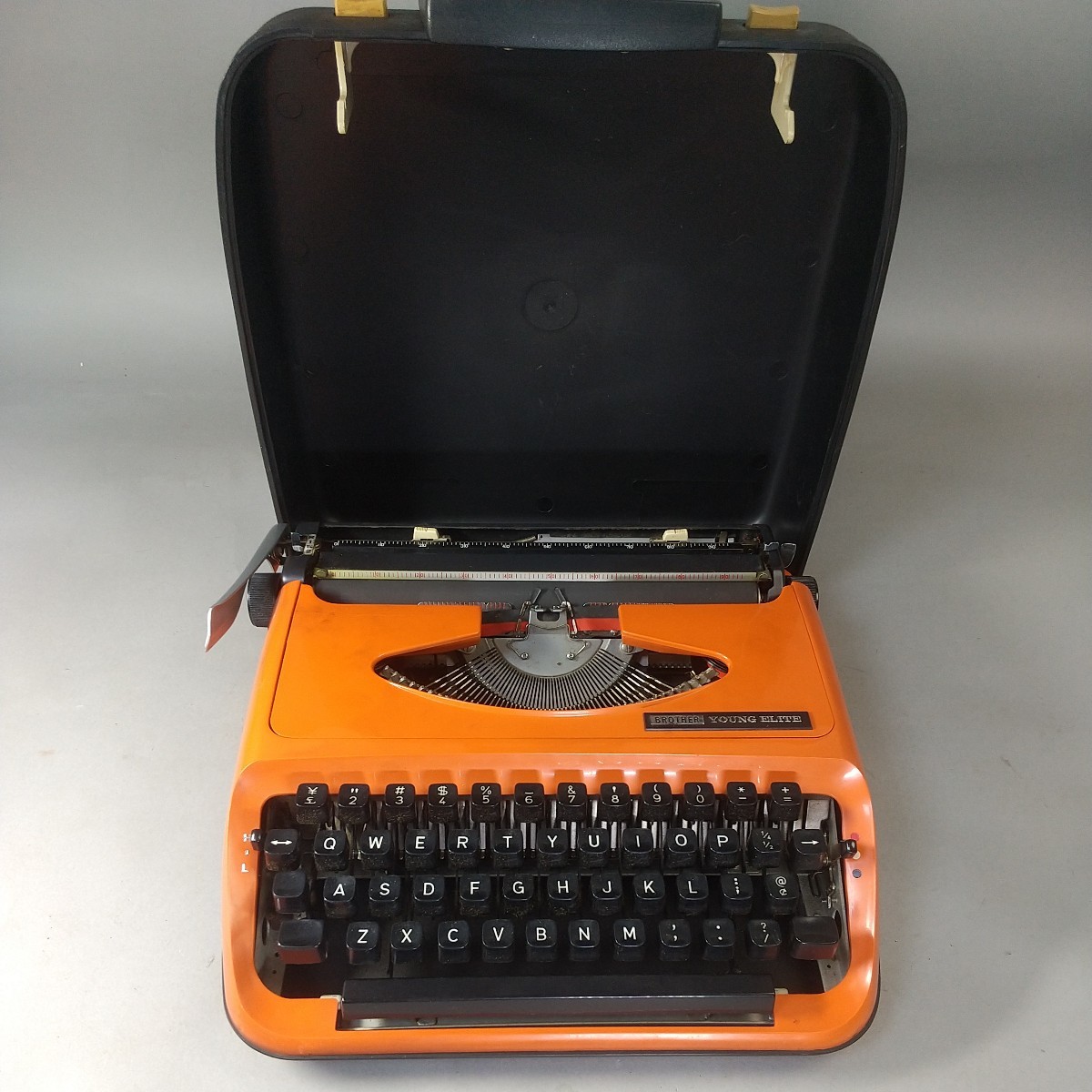 8040 同梱NG 昭和レトロ BROTHER YOUNG ELITE タイプライター オレンジ