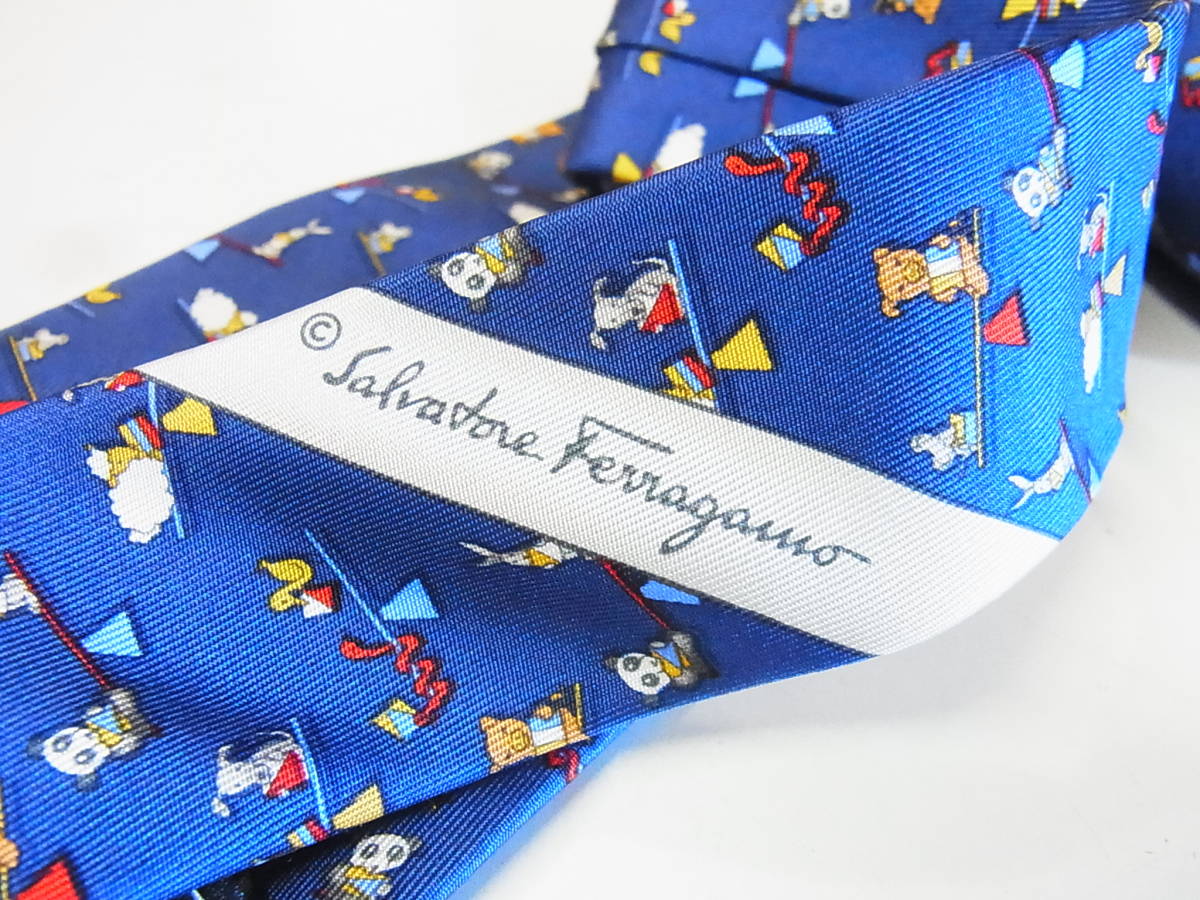 TS не использовался Salvatore Ferragamo Италия производства животное качание шелк галстук синий мелкие вещи 