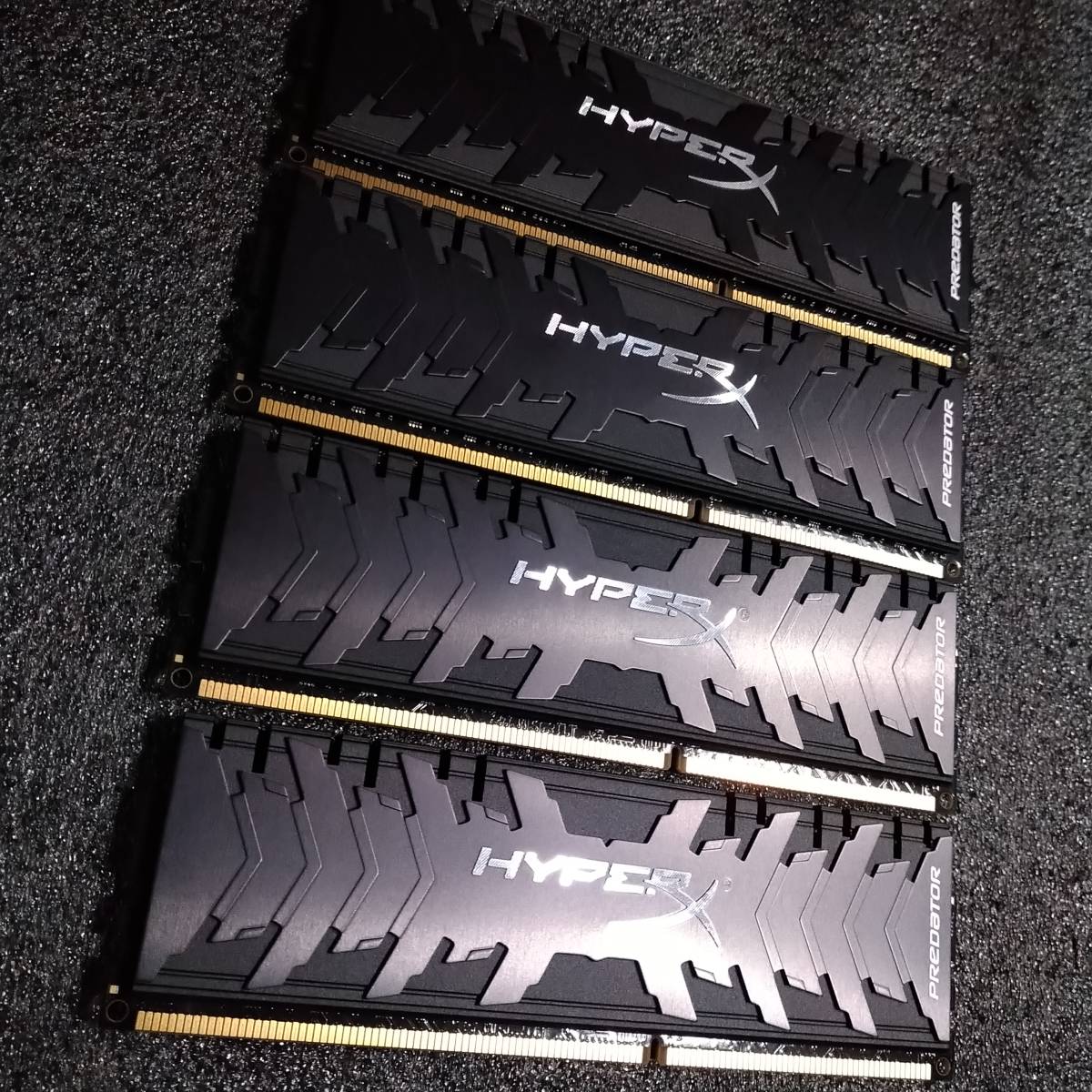 【中古】DDR3メモリ 32GB(8GB4枚組) Kingston HyperX PREDATOR HX321C11PB3K4/32 [DDR3-2133 PC3-17000]