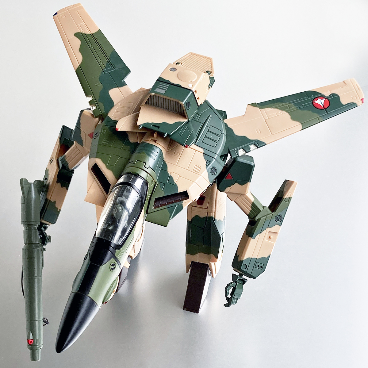 1/48 超時空要塞マクロス 完全変形 VF-1A バルキリー ロービジビリ