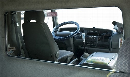 いすゞ 07フォワード　スーパーミラー　ベッド窓 （ リア窓） 鏡面 内装 トラックパーツ　年式：H19/7～現行　【標準・ワイド共通】_画像8