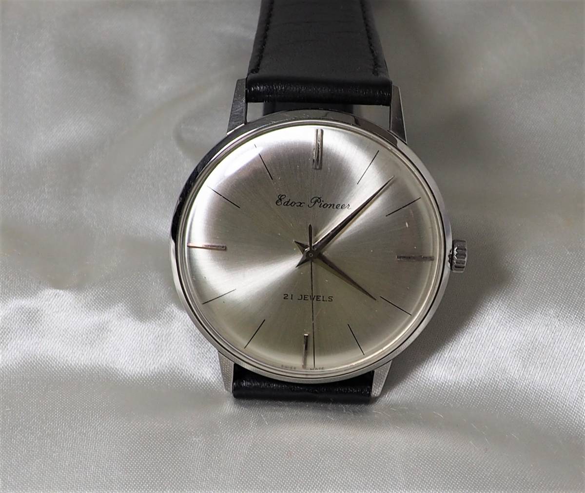 ＊未使用　昭和レトロ　デッド　Edox手巻き腕時計　Pioneer　21石　３１００４　スイス製　男物