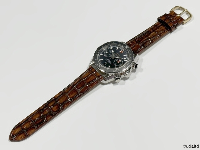 ラグ幅 22mm 腕時計ベルト レザーベルト バンド ブラウン 尾錠ゴールド クロコダイル調 ハンドメイド 尾錠付き レザーバンド LB102 _お取り付けのイメージ写真です。