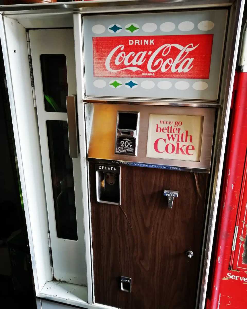 ヤフオク! - 1960年代 アメリカ製コカコーラ販売機☆自動販売機☆コカ