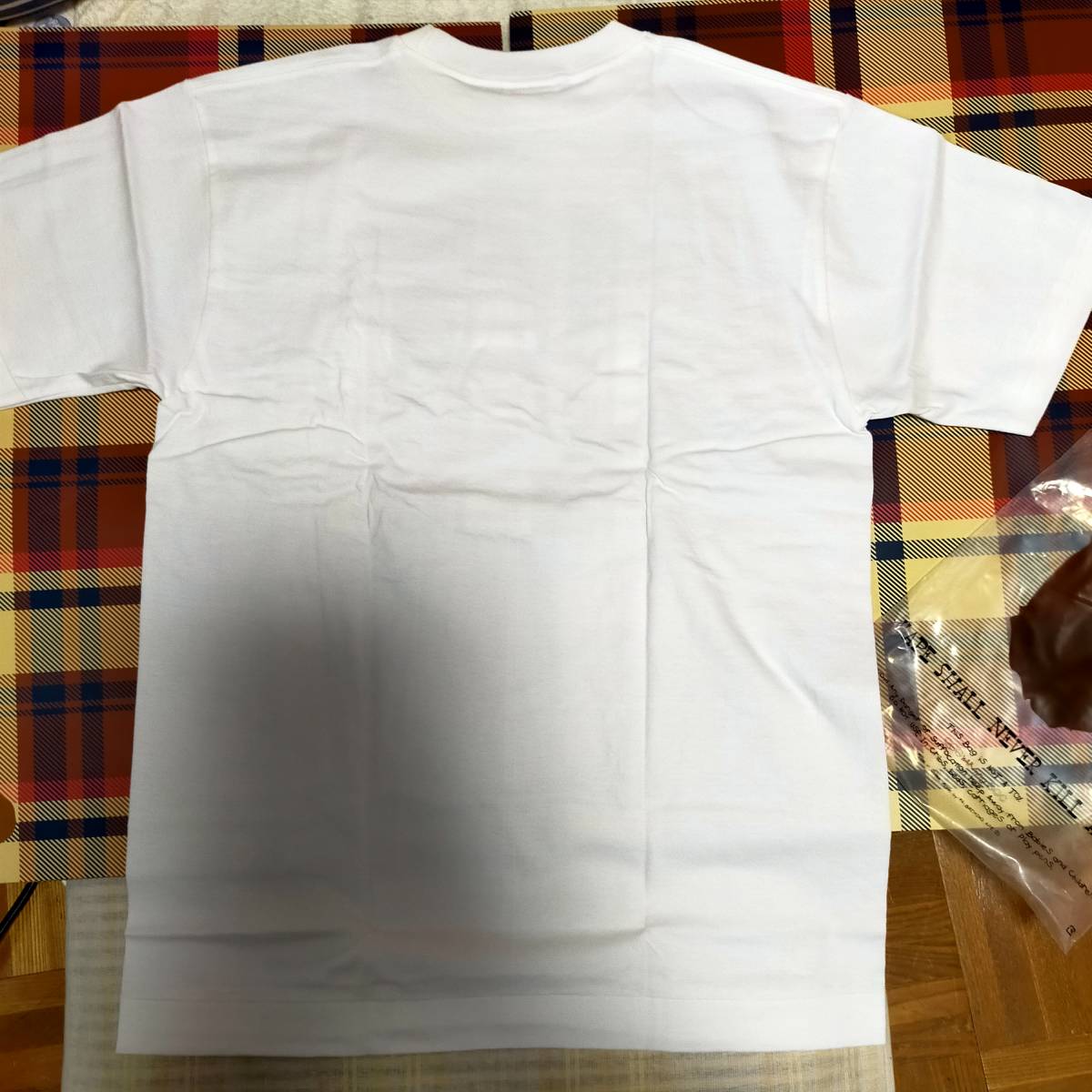 正規直営店ベイプストア購入 新品 A BATHING APE アベイシングエイプ 15周年限定 半袖Tシャツ メンズMサイズ 日本製_画像5