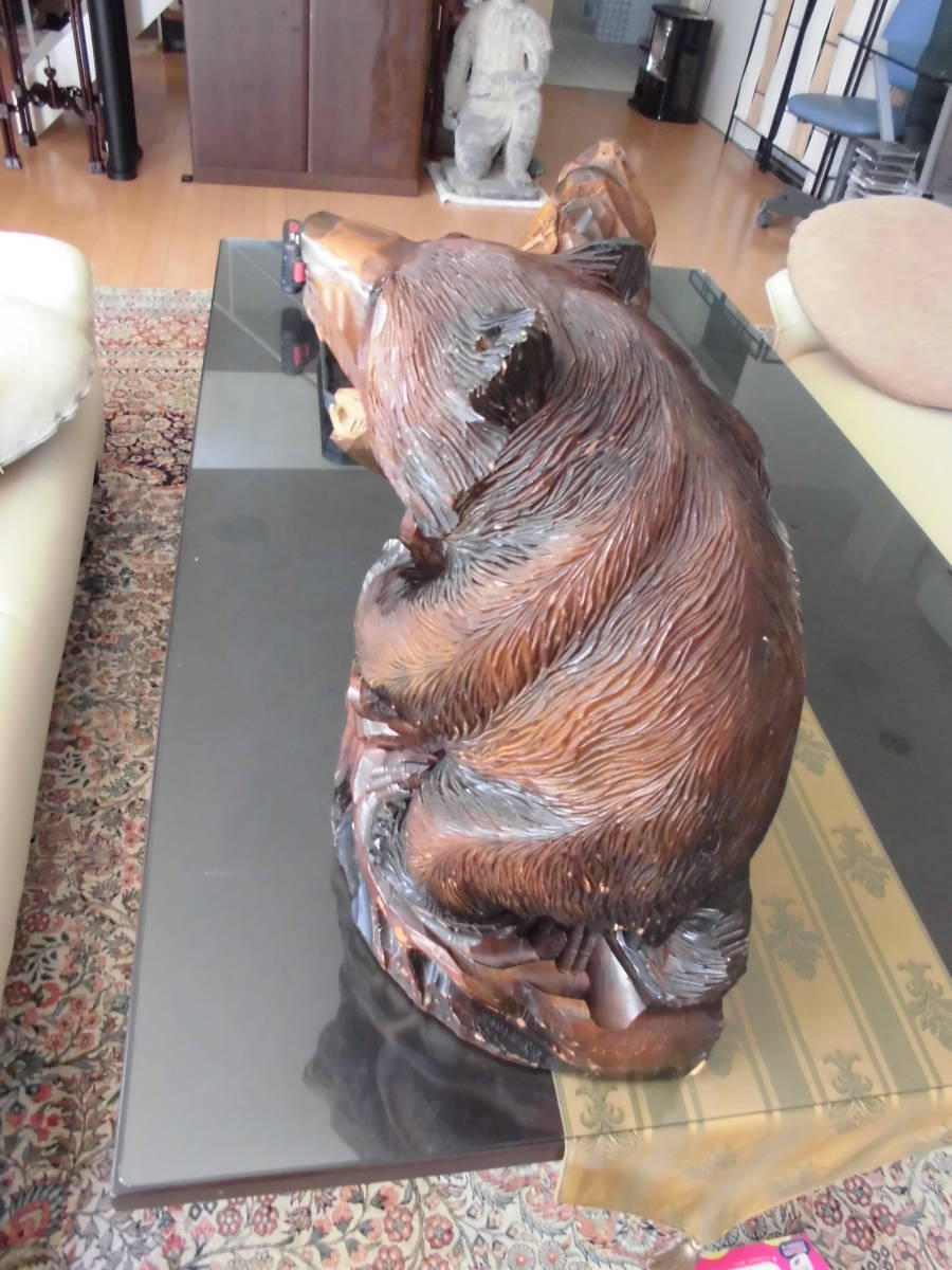 アンテイーク１９７０年代作　手彫り　鮭、ぶどうの親子熊　高さ４８ｃｍ幅４０ｃｍ奥行き２１ｃｍ