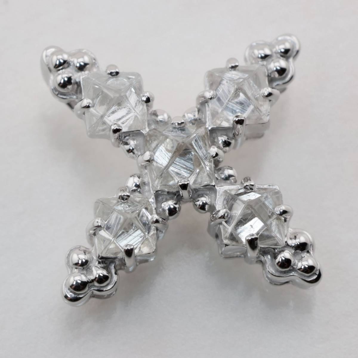 K18 WG rough cut diamond 0.50ct pendant top 750