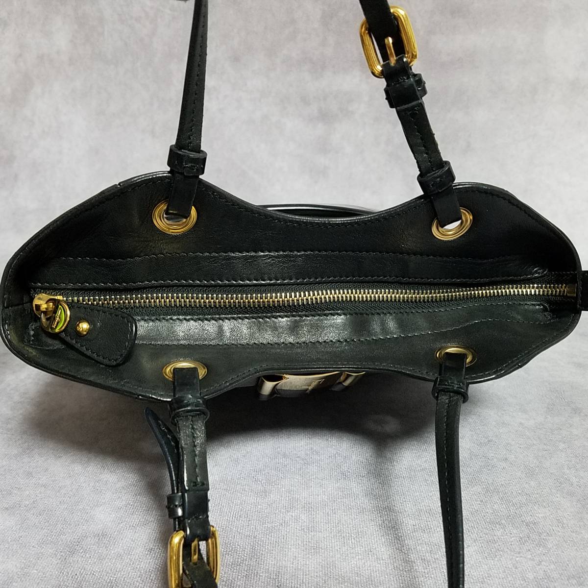 Salvatore Ferragamo フェラガモ 正規品 本革 パテントレザー ヴァラ