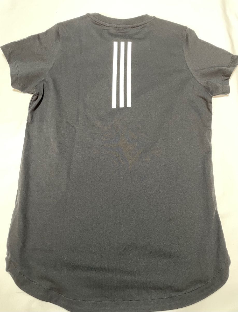 半袖Tシャツ　adidas  Ｍサイズ    バスト79〜82㎝　　　　　　　男女兼用　タグ付き　一枚きり　新品未使用