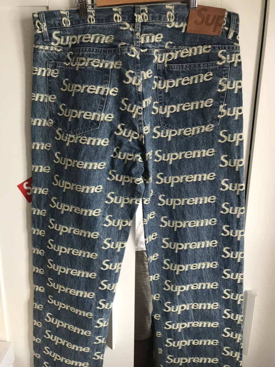 Supreme Frayed Logos Regular Jean Blue