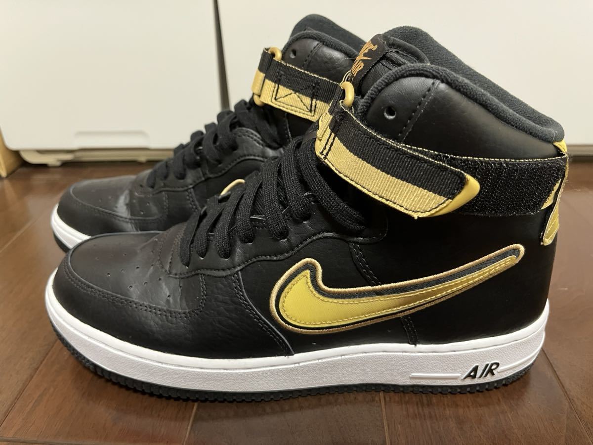 送料込！程度上 NIKE ナイキ AIR FORCE 1 HIGH 07 LV8 SPORT エアフォースワン AV3938-001 ブラック メタリックゴールド_画像2