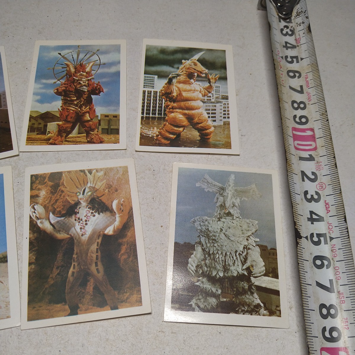 n-553◆ 当時物 昭和レトロ ウルトラマン怪獣カード6枚　雑誌 本 古本 印刷物 ◆ 状態は画像で確認してください。_画像4
