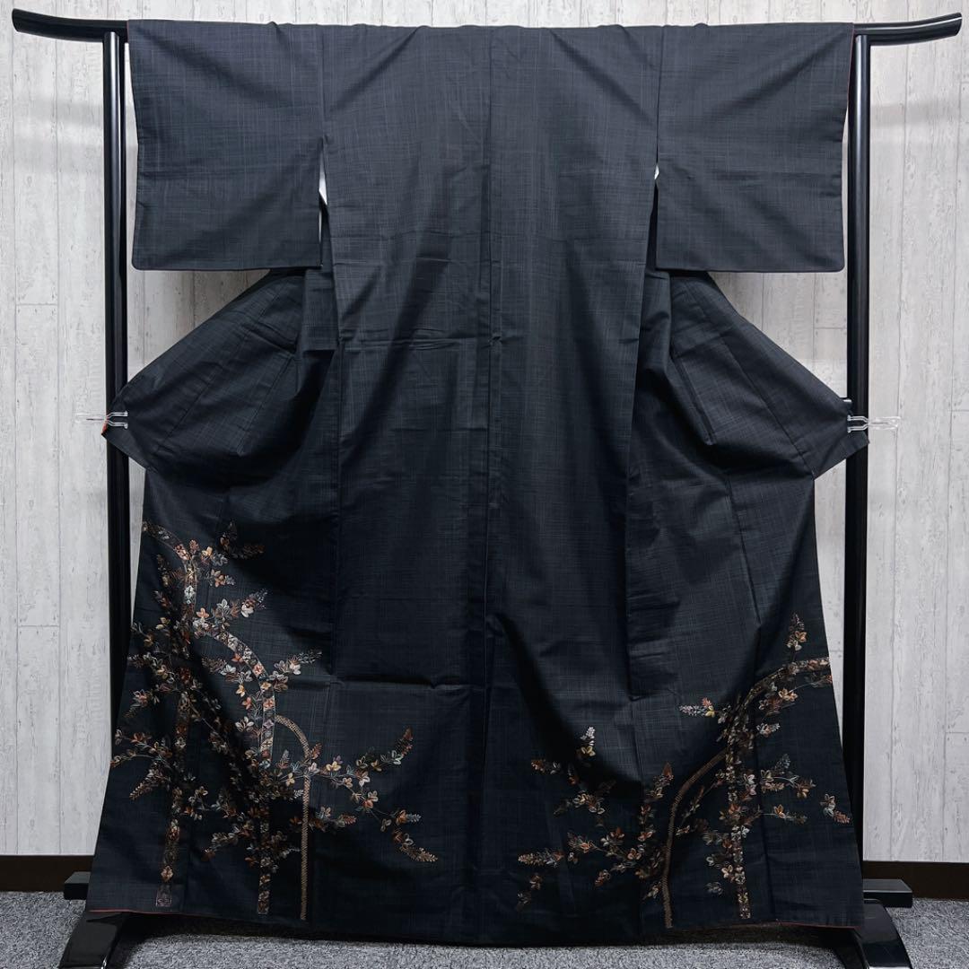 可愛いクリスマスツリーやギフトが! 【逸品】 大島紬 付け下げ 刺繍 格子 花 着物 【tmg22020524】 大島紬 可愛いクリスマスツリーやギフトが! 【逸品】 大島紬 付け下げ 刺繍 格子 花 着物 【tmg22020524】 大島紬