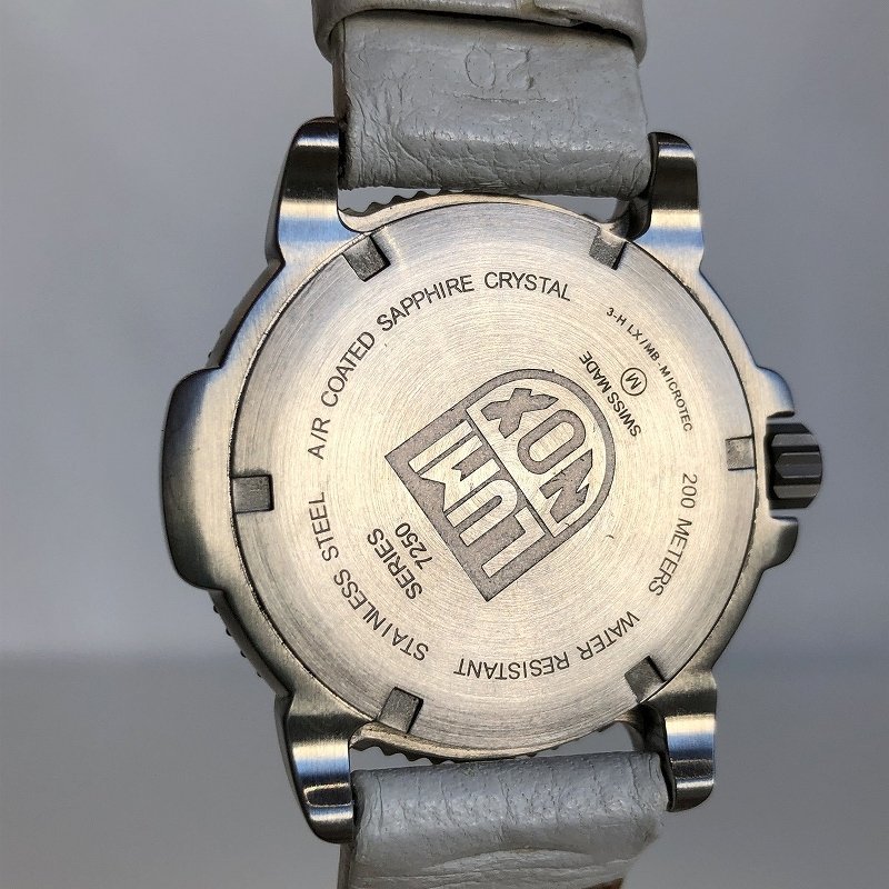 希少レア！美品 ルミノックス カラーマークシリーズ クオーツ腕時計 7250 シェル文字盤 ホワイト レザーベルト メンズ 質屋の質セブンの画像3