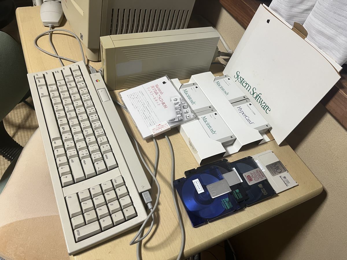 限定特別価格 Macintosh Classic II いろいろ付いてますが、電源入り 