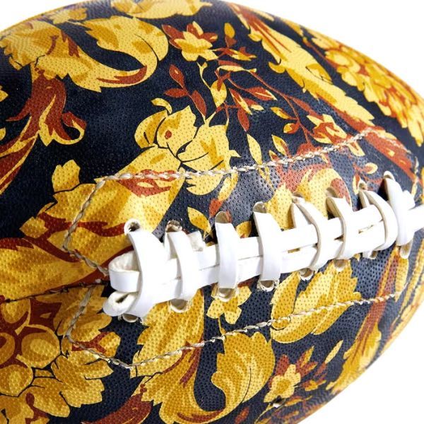 [CU]VERSACE Versace BAROQUEba lock baroko American football rugby objet d'art ornament ZFOOTB001[ new goods / regular goods ]
