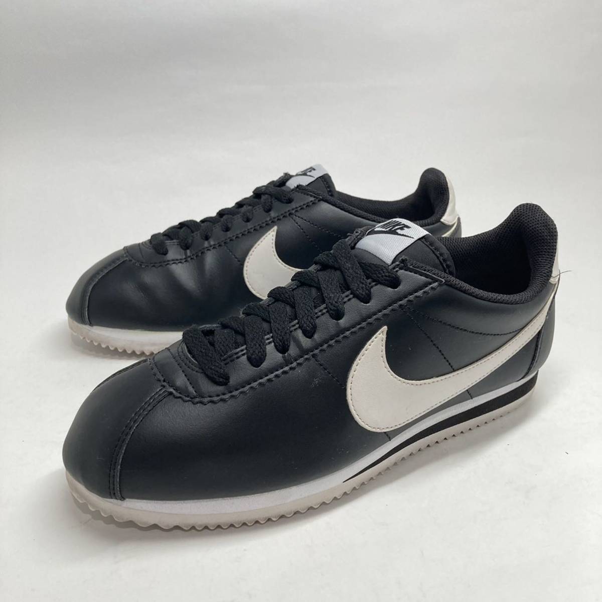 China Spreekwoord zwaarlijvigheid 即決!完売! 2017製 NIKE WMNS CLASSIC CORTEZ LEATHER 807471 - 010 黒 x 白 25cm US 8  / ナイキ コルテッツ レザー | JChere雅虎拍卖代购