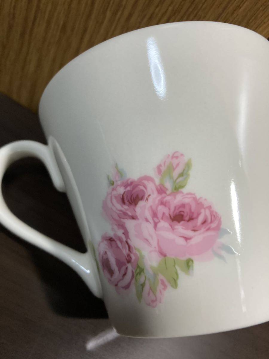 ▼ローラアシュレイ≪カップ&ソーサー　2客≫LAURA ASHLEY 陶器製　バラ　薔薇