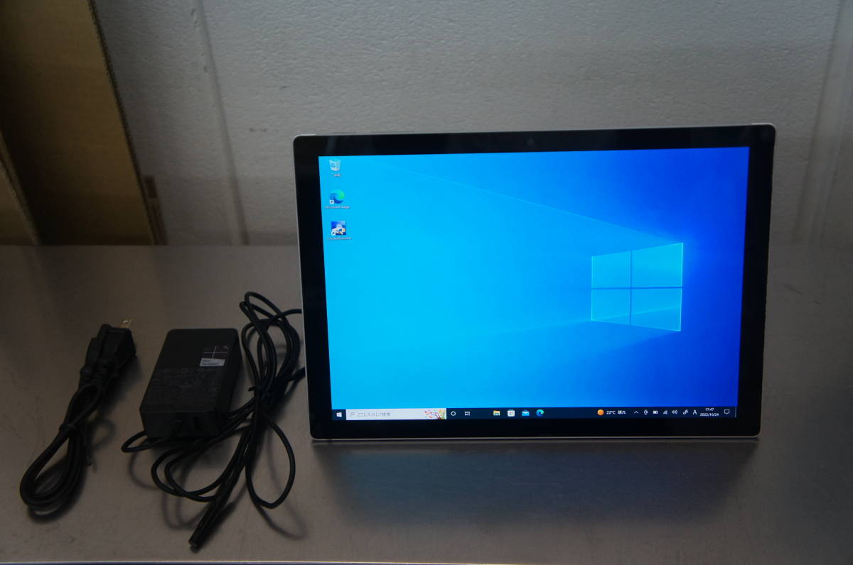 大人気新品 Microsoft Win10 少し難有り Surface 7300U／4GB／SSD128GB