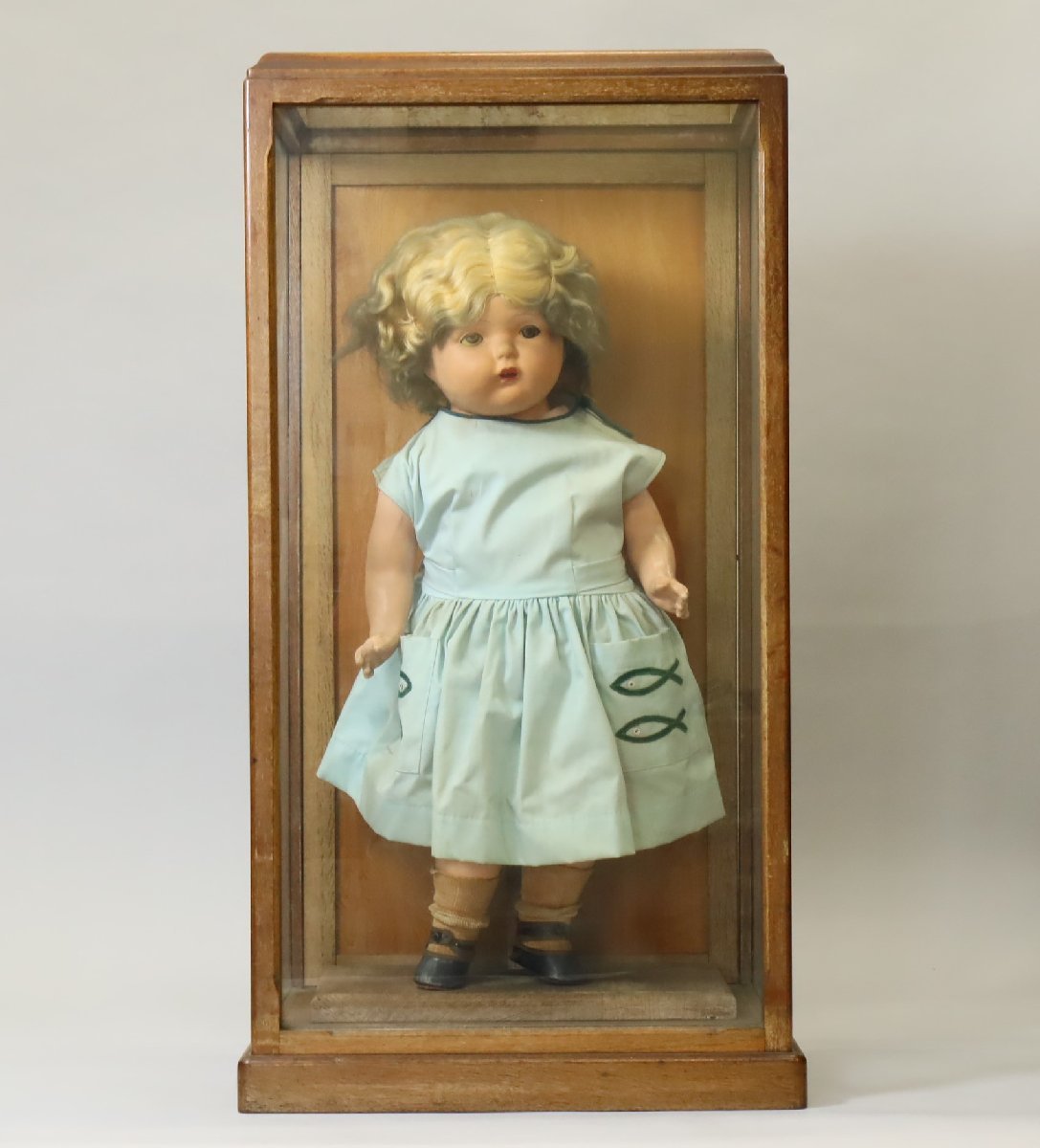 アメリカンヴィンテージドール 水色の服の少女 ケース付 スリープアイ アンティークドール 抱き人形 生き人形_画像10