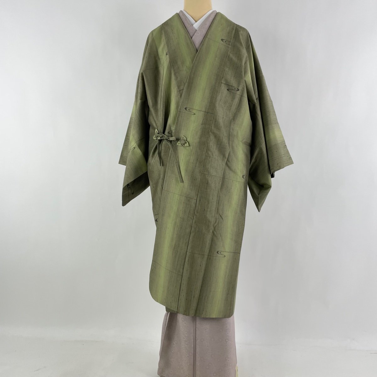 道中着 美品 名品 和装コート 紬地 霞 縦縞 ぼかし 灰緑 身丈112.5cm