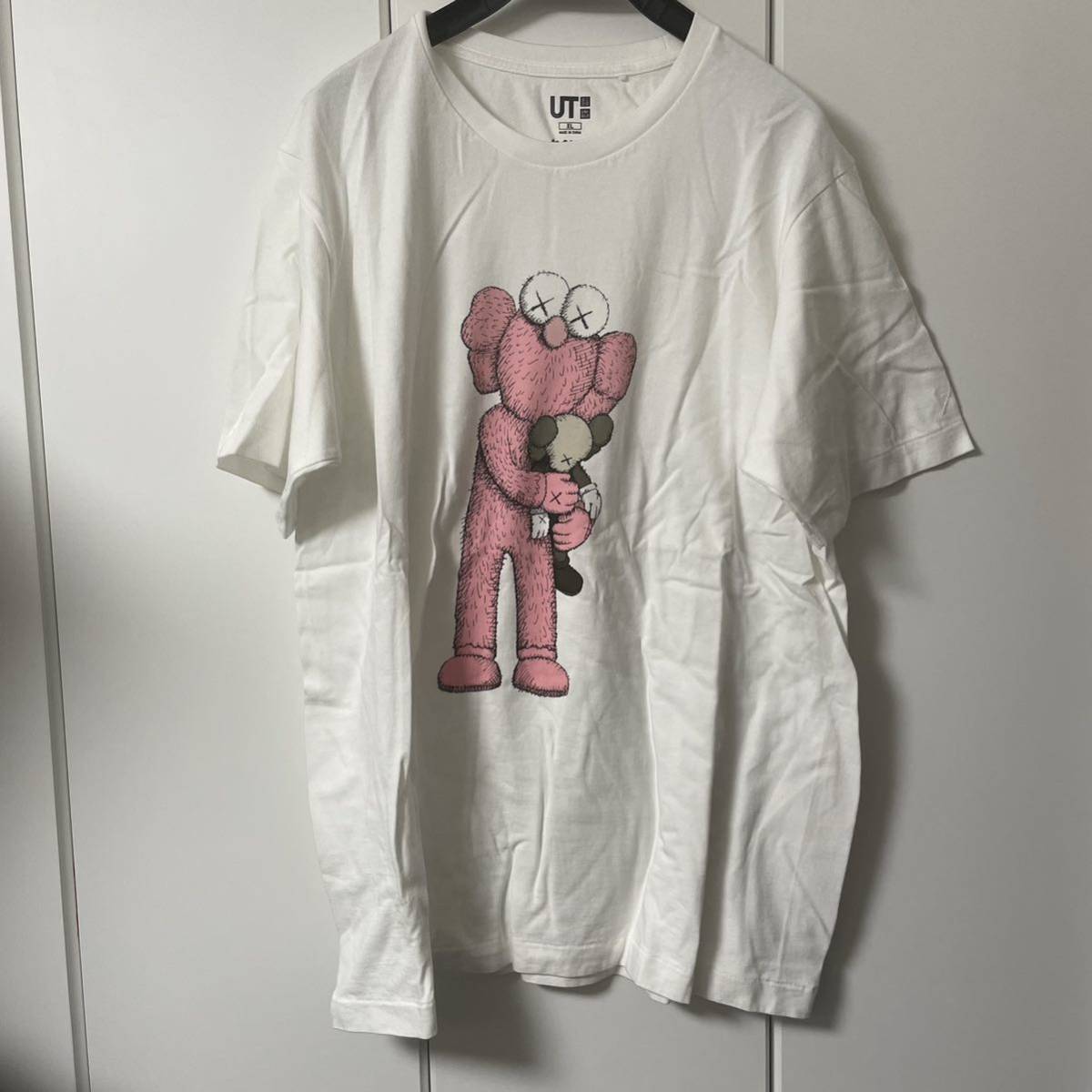 UNIQLO ユニクロ　KAWS Tシャツ XL ピンク