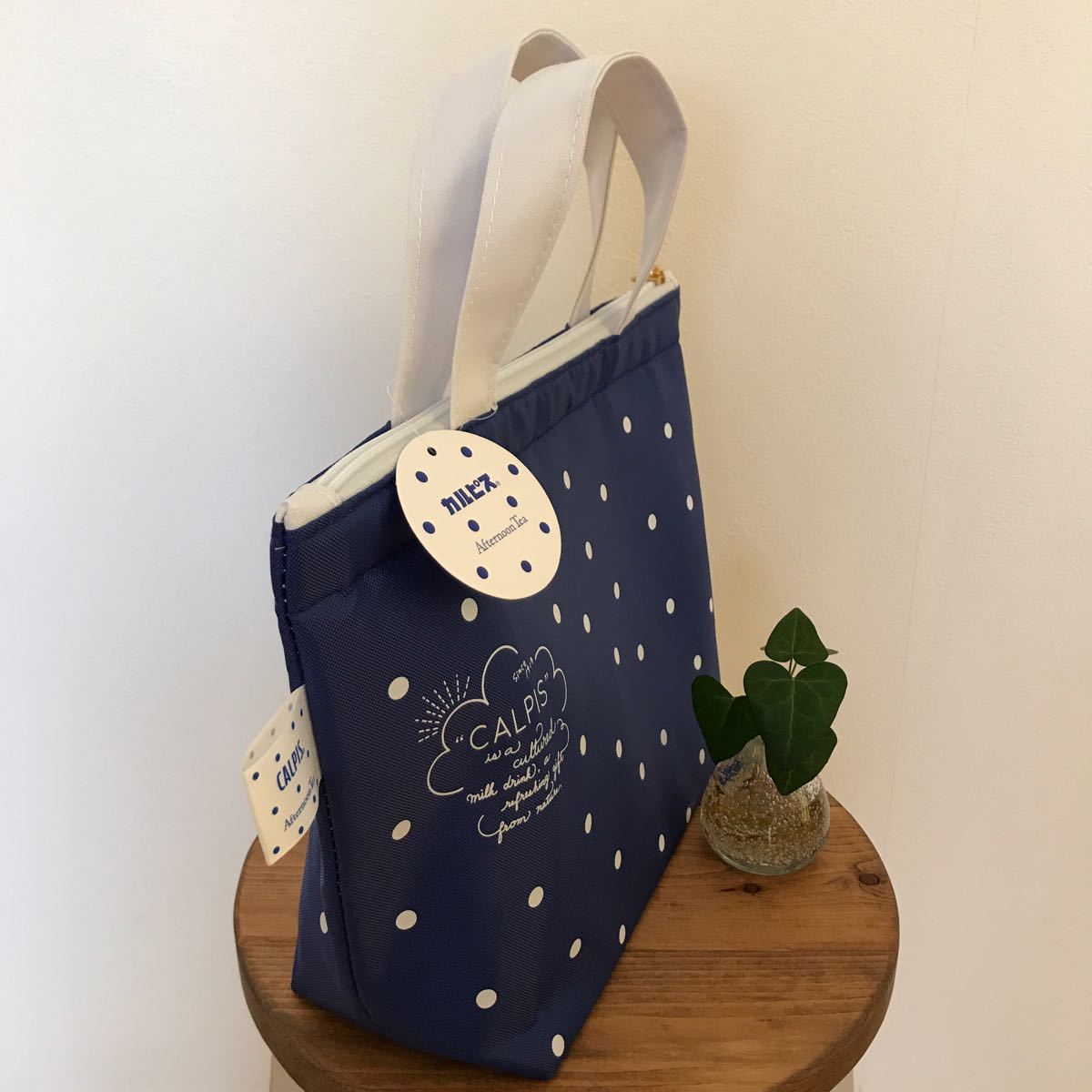     原文:送料164円◎アフタヌーンティー×カルピス◎ハッピークーラーバッグ◎保冷バッグ◎カルピスの日◎限定◎