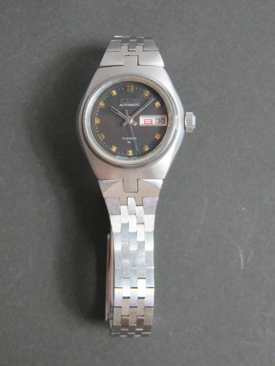 セイコー SEIKO 17石 自動巻き 3針 デイデイト 純正ベルト 2206-0070 女性用 レディース 腕時計 V270 ジャンクの画像3