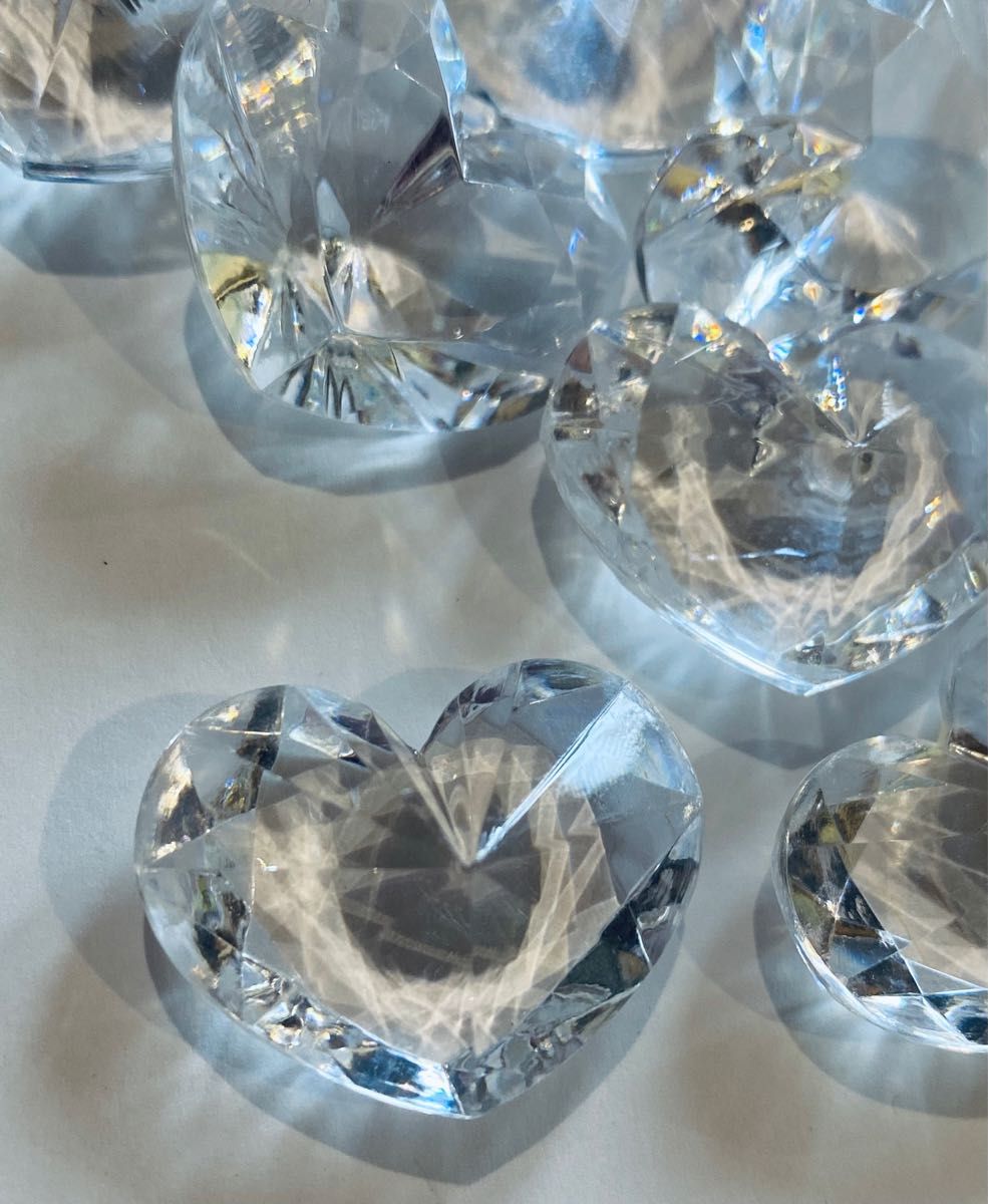 11(30個セット) ハート型　デコパーツ　キラキラ　宝石　ハンドメイド　材料