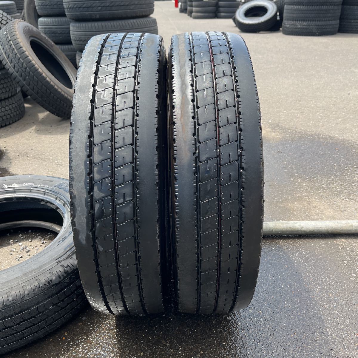 195/85R15 BRIDGESTONE, R207 激安美品　　2本セット：9500円