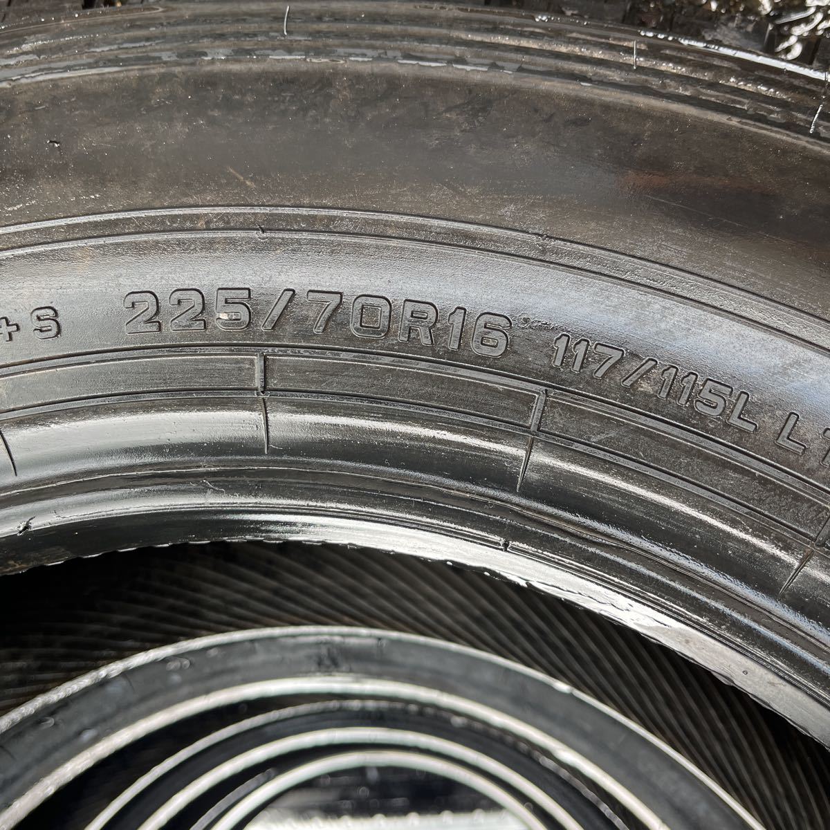 225/70R16 DUNLOP, SPLT02 新品 激安美品　　4本セット：24000円_画像2