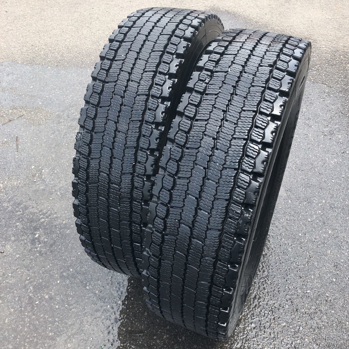 ミシュラン225/90R17.5 スタッドレス中古タイヤ　2本:7000円