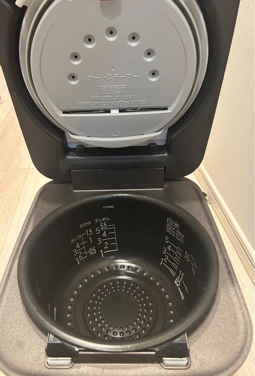 中古 日立 RZ-W100EM-K 炊飯器 圧力&スチーム 5 5合炊き ふっくら御膳