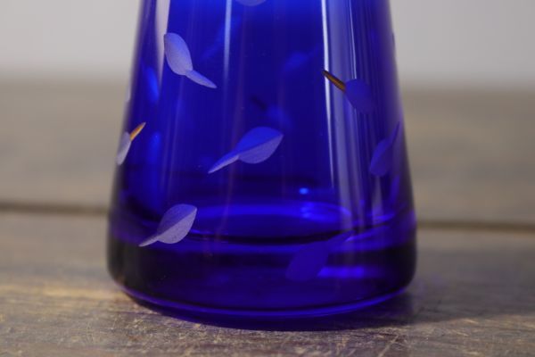 ガラス製フラワーベース 金縁 エッチング 花瓶 一輪挿し 飾り物 置物 オブジェ インテリア雑貨 Jul2205_画像4