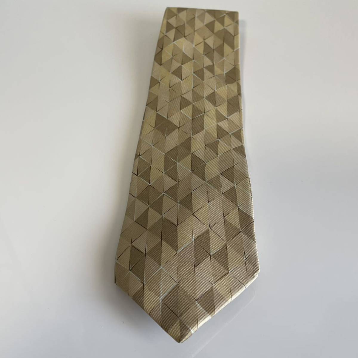  Issey Miyake (ISSEY MIYAKE) beige check necktie 
