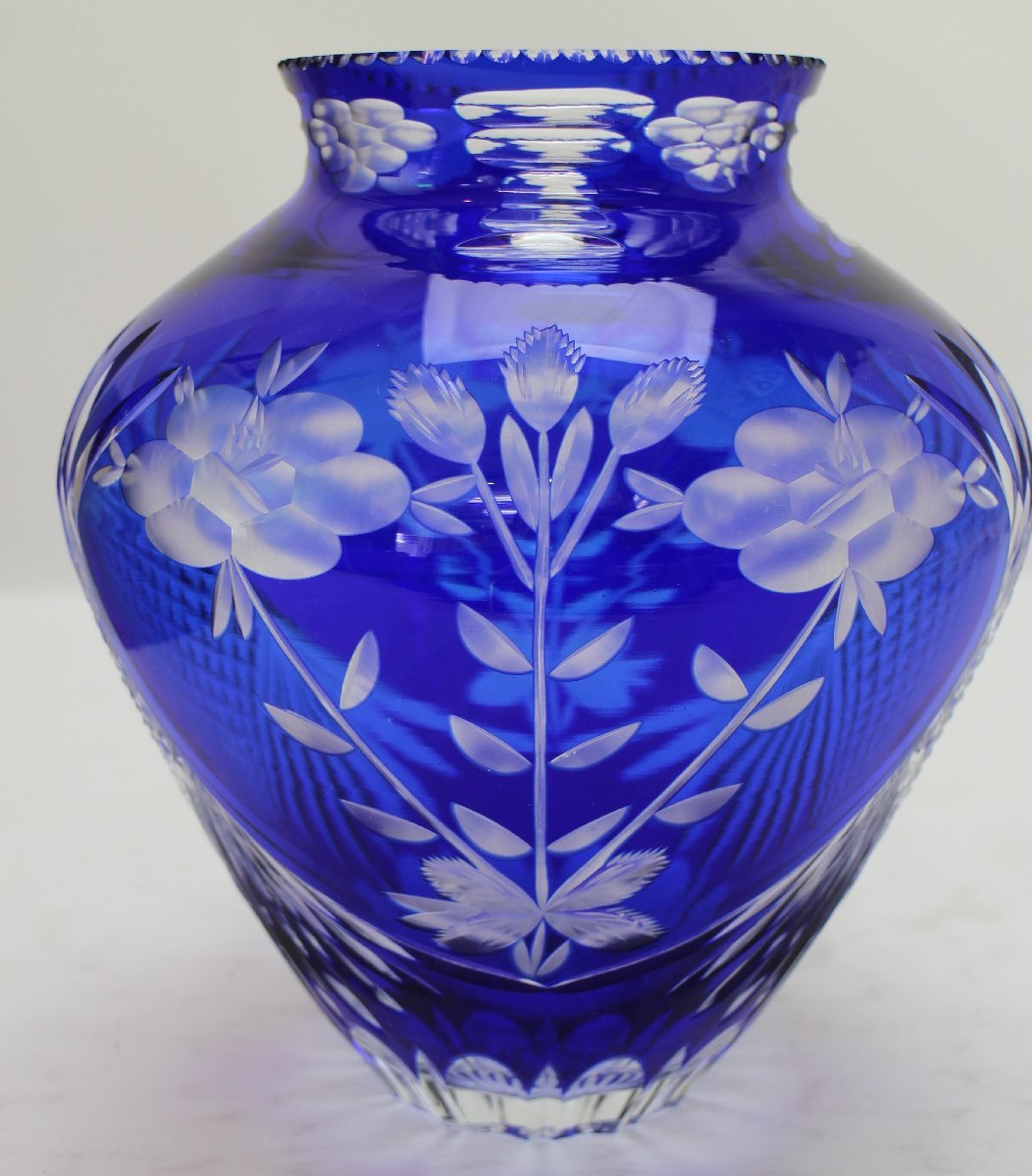  unused storage goods cristaluna s.a. cut glass vase Argentina hand made hand cut flower vase ornament 