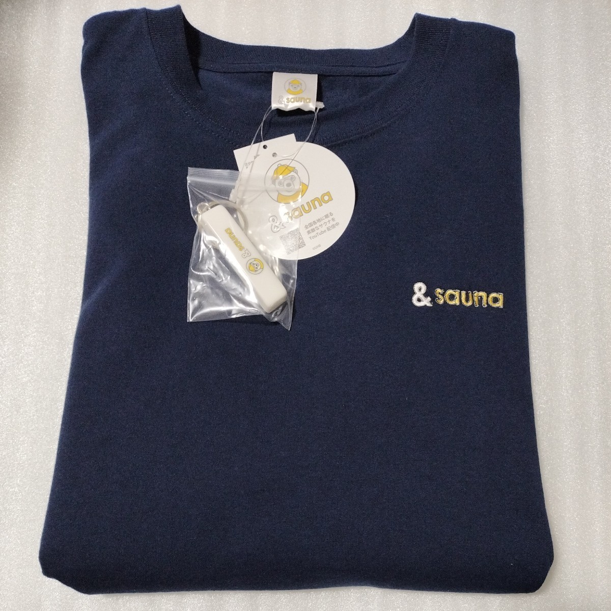 新品 Lサイズ &sauna アンドサウナ メンズ Tシャツ【L】キーホルダー付き さくまくん 半袖Tシャツ サウナ ネイビー 紺色 バックプリント