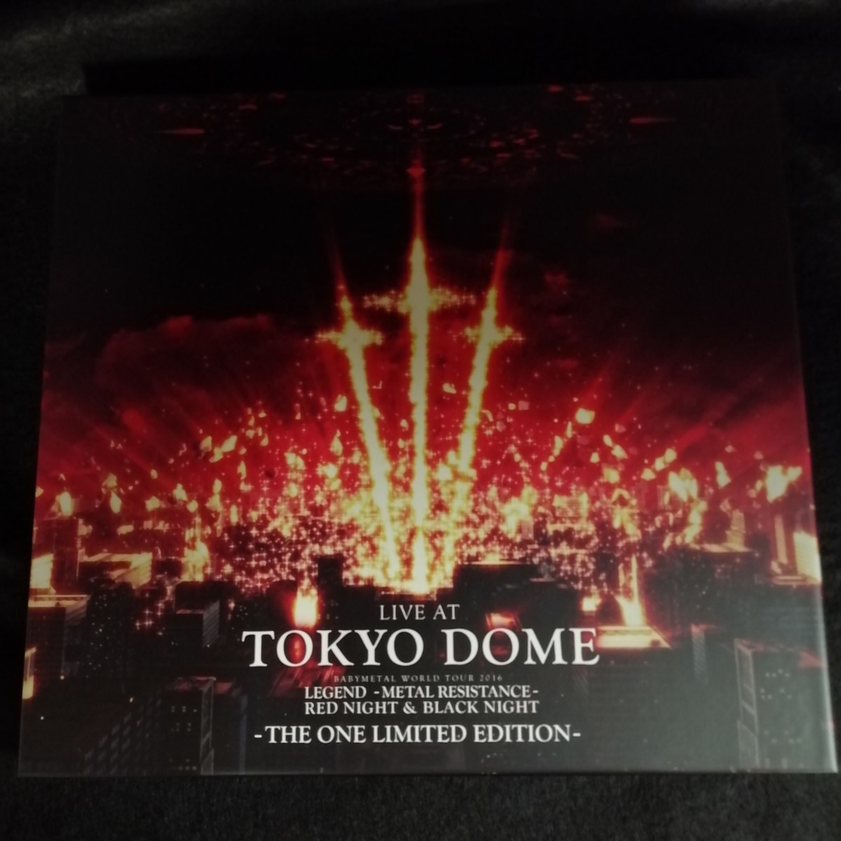 C07 中古Blu-ray BABYMETAL live at tokyo dome the one limited edition 2Blu-ray+4CD バンダナ付 オマケ未開封非売品チケットホルダー_画像1