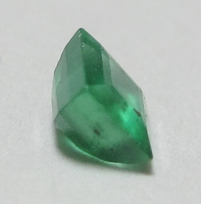 bzg■天然石ルース■　エメラルド　０．１２ｃｔ　ブラジル産_画像3